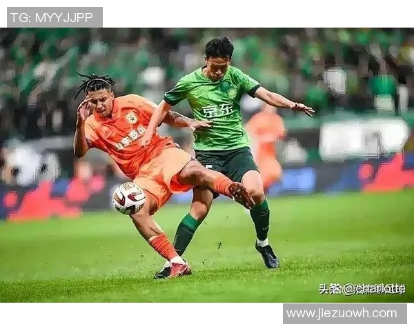 北京足球队配合争议引发热议球迷与专家各执己见分析战术问题